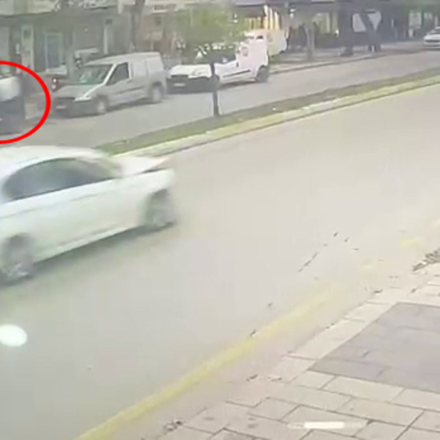 Otomobilin çarptığı kadın öldü (2)