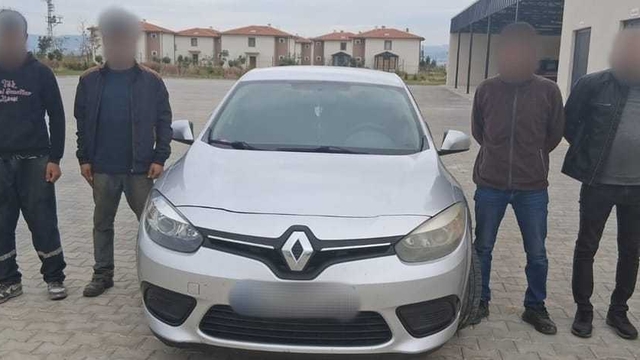 Çanakkale'de göçmen kaçakçılığı yaptıkları iddiasıyla 4 şüpheli yakalandı