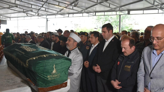 Foça'da selde kaybolan kişinin cesedi bulundu (6)