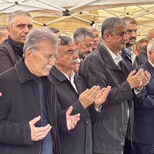 Eski TBMM Başkanı Mehmet Ali Şahin'in babası son yolculuğuna uğurlandı