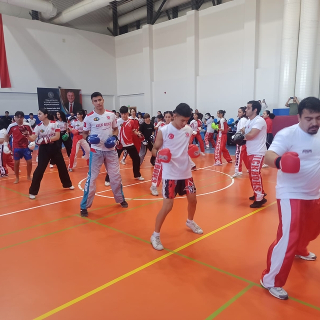 Kick boksta siyah kuşak "dan" sınavları Osmaniye'de yapıldı