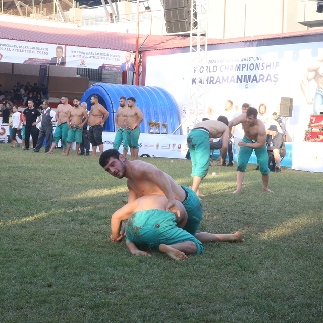Kahramanmaraş'ta Türkiye Kısa Şalvar Güreş Şampiyonası sona erdi