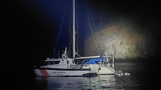 Fethiye'de 4 göçmen kaçakçısıyla 35 düzensiz göçmen yakalandı