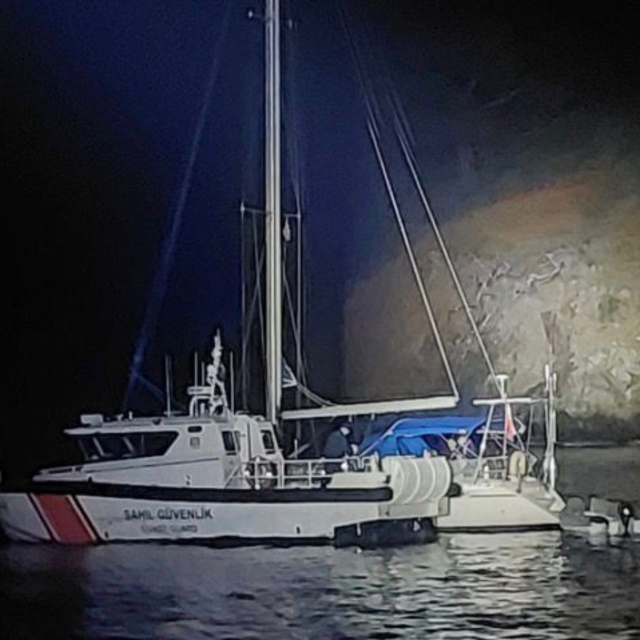 Fethiye'de 4 göçmen kaçakçısıyla 35 düzensiz göçmen yakalandı