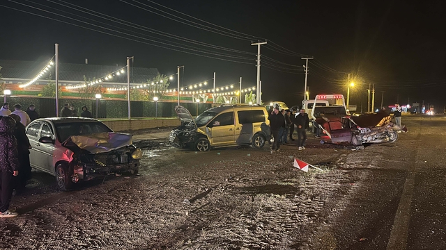Çankırı'da 3 aracın karıştığı zincirleme kaza: 9 yaralı