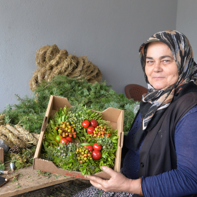 Köylü kadınlardan Avrupa'ya 1 milyon Noel çelengi