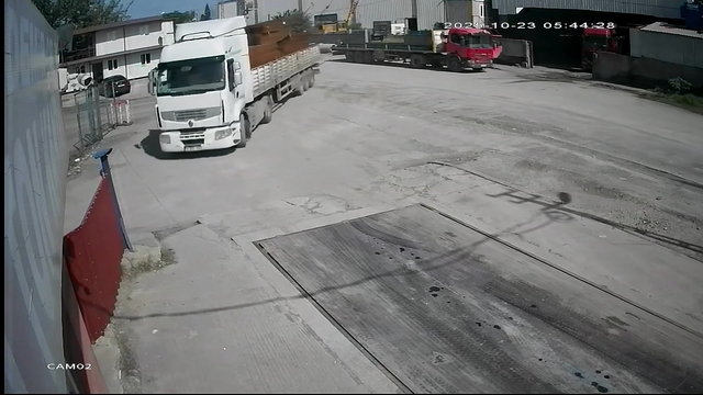 Yapı firmasından vinç ve TIR'larla 18 ton çelik hasır çalan 2 şüpheli tutuklandı