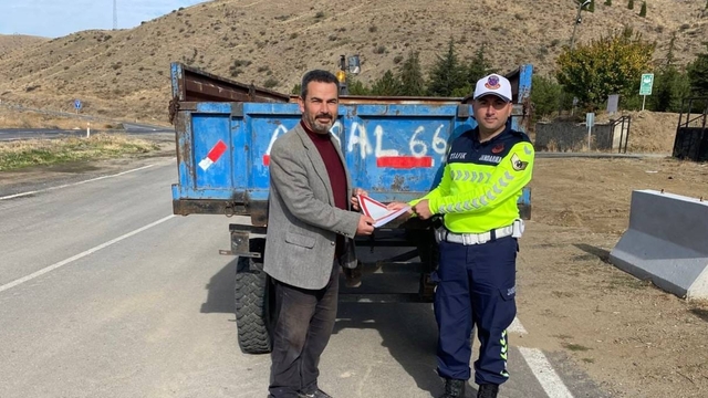 Yozgat'ta jandarma ekiplerinden tarım araçlarına yönelik trafik denetimi