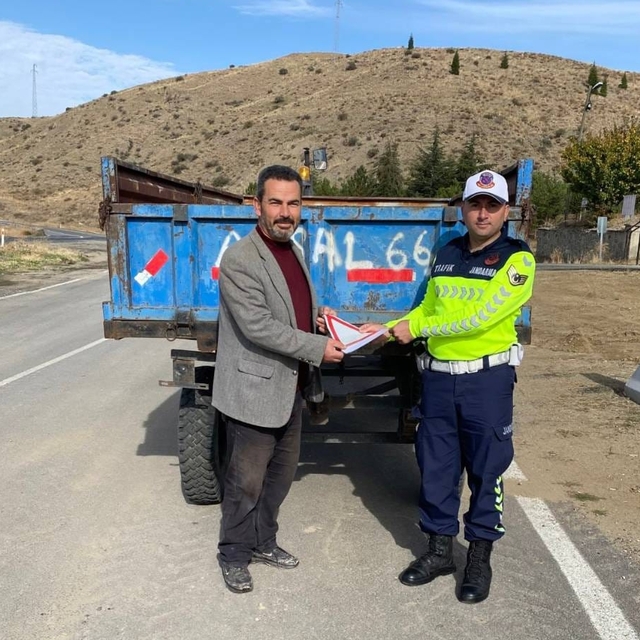 Yozgat'ta jandarma ekiplerinden tarım araçlarına yönelik trafik denetimi