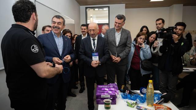 Milli Eğitim Bakanı Tekin'den Zeka ve Yetenek Kongresi'ndeki atölyelere ziyaret