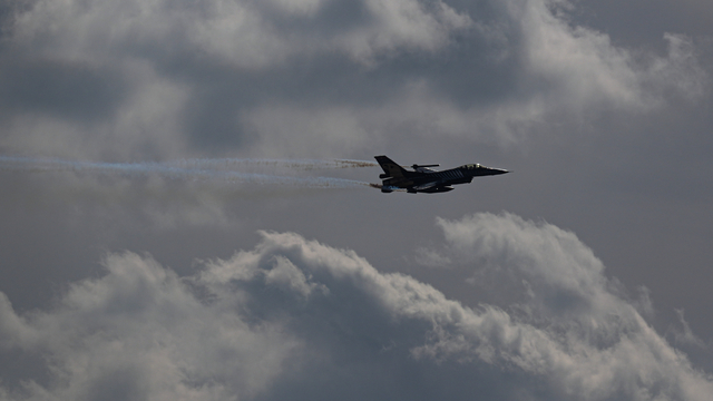 SOLOTÜRK, Anıtkabir semalarında çevre tanıma uçuşu yaptı