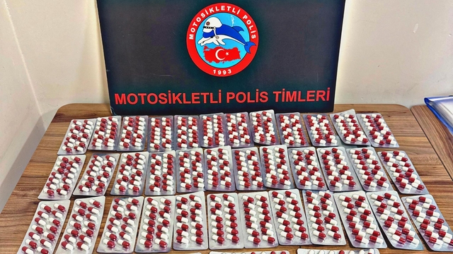 Manisa'da uyuşturucu ticareti yaptığı iddia edilen 2 şüpheli tutuklandı