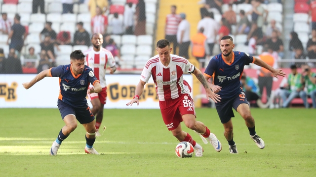 Hesap.com Antalyaspor - RAMS Başakşehir FK: 0-4
