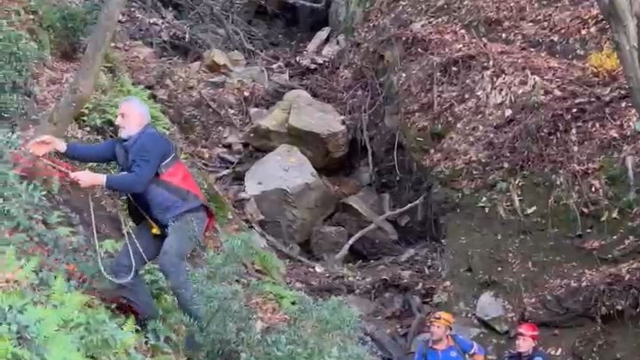 Uludağ'da kestane toplarken mahsur kalan 3'ü çocuk 4 kişi  kurtarıldı