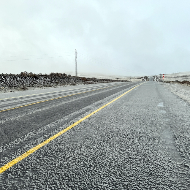 Ardahan'da kar yağışı yüksek kesimlerde etkili oluyor