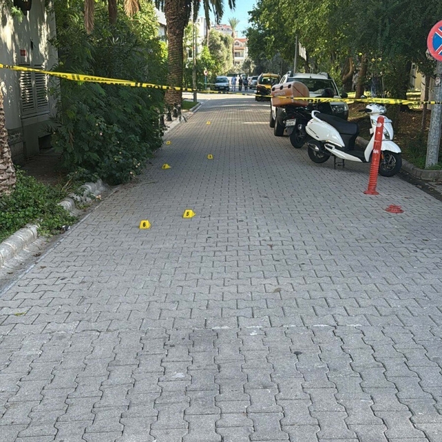 Marmaris'te iki grup arasında silahlı kavga: 3 gözaltı