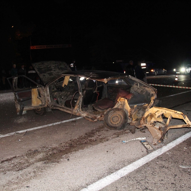 Çankırı'da iki otomobil çarpıştı: 1 ölü, 3 yaralı