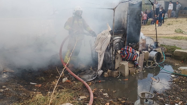 Hatay'da konteyner yangınında dumandan etkilenen bebek öldü