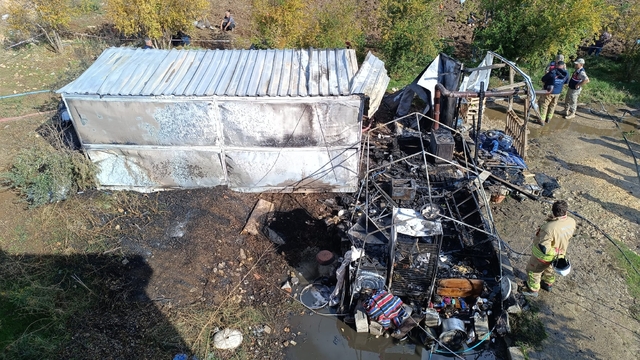 Hatay'da konteynerde çıkan yangında bir bebek öldü, annesi yaralandı