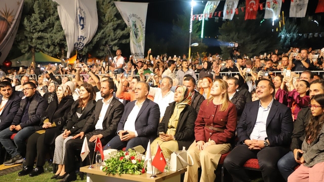 Hatay'da Zeytin, Zeytinyağı ve Gastronomi Festivali Funda Arar konseriyle sona erdi