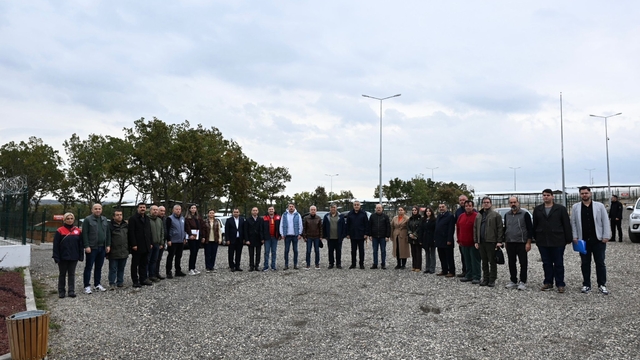 Kırklareli Valisi Turan, sahipsiz hayvanların yaşam alanında incelemede bulundu