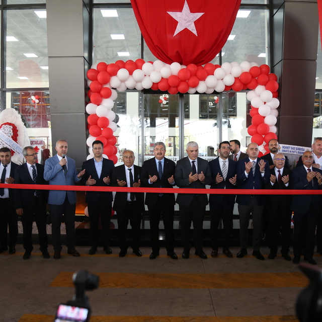 TÜMOSAN bayisi Börklüler Otomotiv Osmaniye'de yeni plazasını hizmete açtı