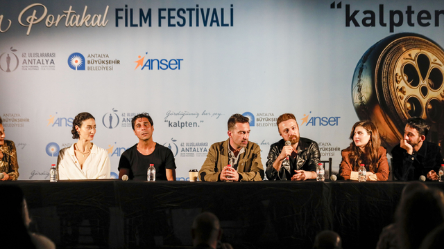 Tiyatrodan beyaz perdeye uzanan 'Barselo' Altın Portakal'da izleyiciyle buluştu