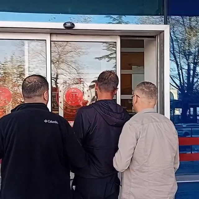 Oto galeriye silahlı saldırı düzenleyen şüpheliye gözaltı