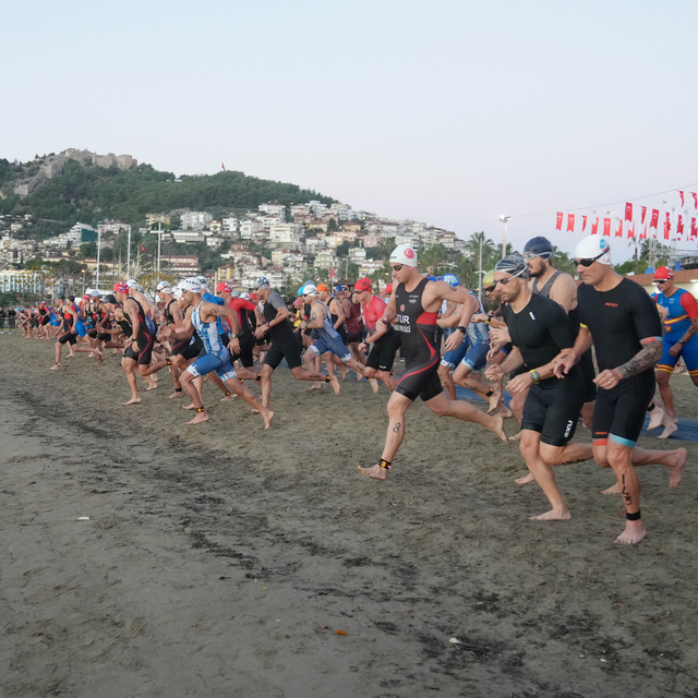 Uluslararası Alanya Triatlonu tamamlandı