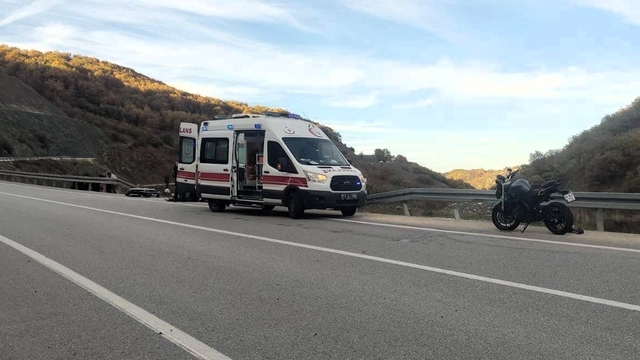 Bilecik'te devrilen 2 motosiklet sürücüsü yaralandı
