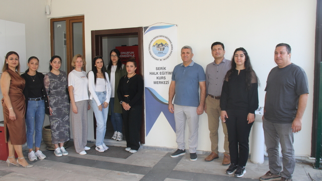 Serik'te protez tırnak kursu açıldı