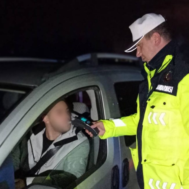 Yozgat'ta alkollü ve ehliyetsiz araç kullanan sürücüye para cezası