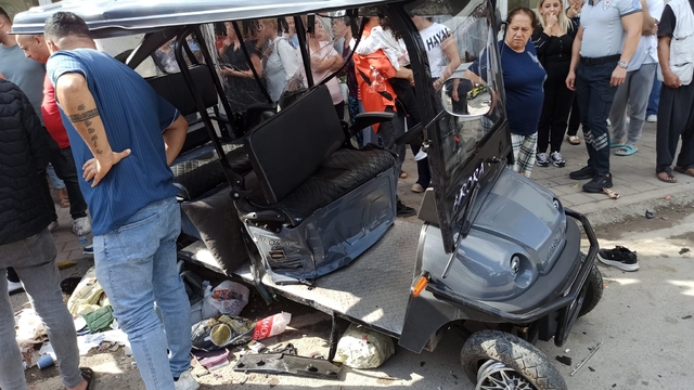Adana'da otomobille çarpışan golf aracındaki 3 kişi yaralandı