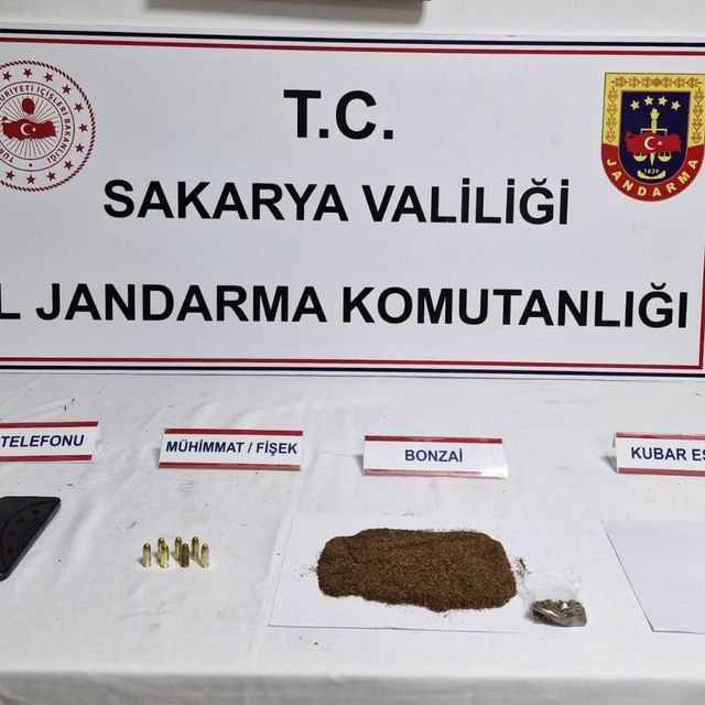 Sakarya'da uyuşturucu operasyonlarında 2 zanlı tutuklandı