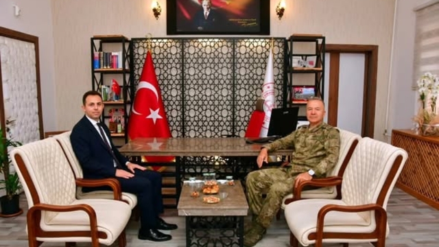 Gelibolu Kolordu Komutanı Özeren'den İlçe Milli Eğitim Müdürlüğü'ne ziyaret