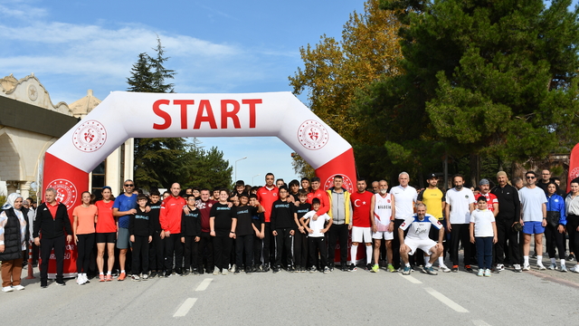 Bilecik'te "3'ncü Söğüt Cumhuriyet Halk Koşusu" yapıldı