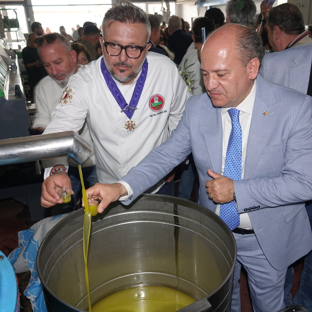 Edremit Zeytinyağı Tadım Festivali'ni 57 bin 500 kişi ziyaret etti