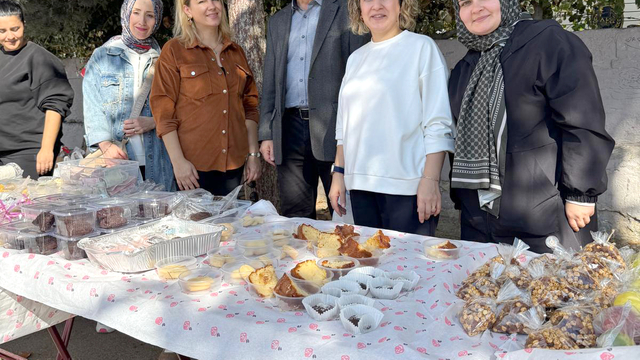 Karamürsel'de Gazze'ye destek için kermes düzenlendi