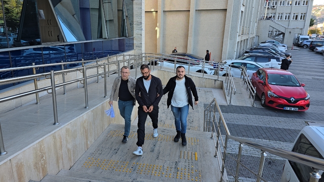 Zonguldak'ta oto galeriye tabancayla ateş açan zanlı tutuklandı