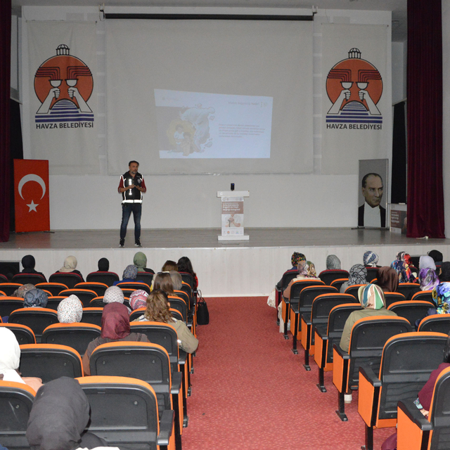 Havza'da velilere yönelik "En İyi Narkotik Polisi Anne Projesi" eğitimi ver...