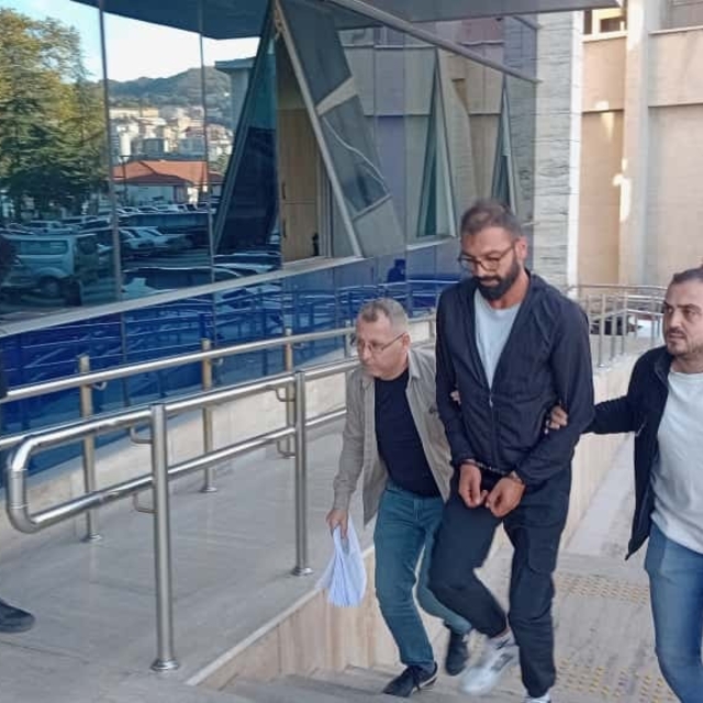 Oto galeriye silahlı saldırı düzenleyen şüpheli tutuklandı (2)