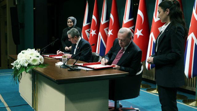 Türkiye ile Birleşik Krallık arasında Eurofighter savaş uçağı işbirliği anlaşması imzalandı