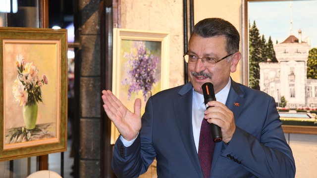 Trabzon'da 44 sanatçının hazırladığı "Cumhuriyet'in Renkleri" isimli sergi açıldı