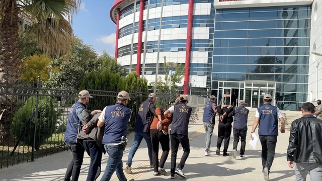 Adıyaman'da terör örgütü DEAŞ operasyonunda yakalanan 5 zanlı tutuklandı