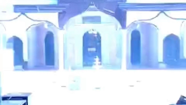 Bursa'da tarihi Emirsultan Camii'nin kubbesine yıldırım düştü