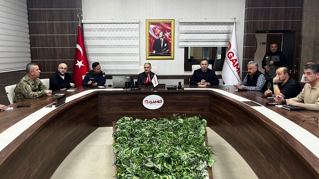 Manisa'da Sındırgı depremi sonrası "kriz merkezi" toplandı