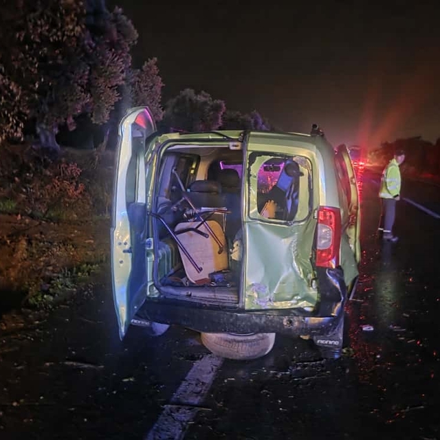 Bursa'da beton su kanalına çarpan aracın sürücüsü öldü