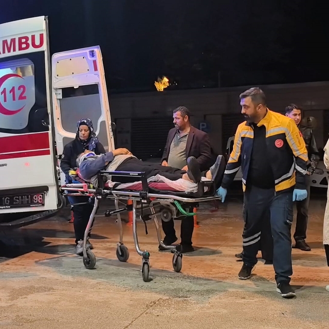 Bursa'da ahırın çatısında onarım yaparken düşüp, ağır yaralandı