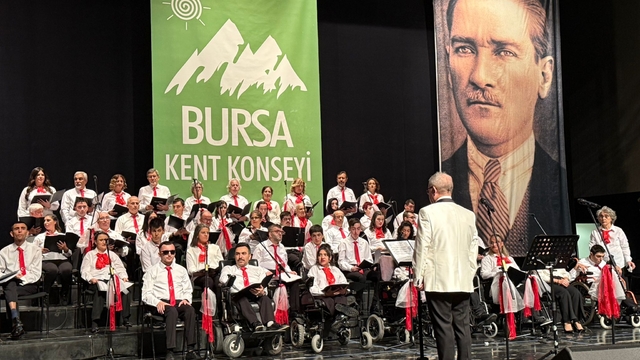 Bursa'da 29 Ekim Cumhuriyet Bayramı dolayısıyla konser verildi