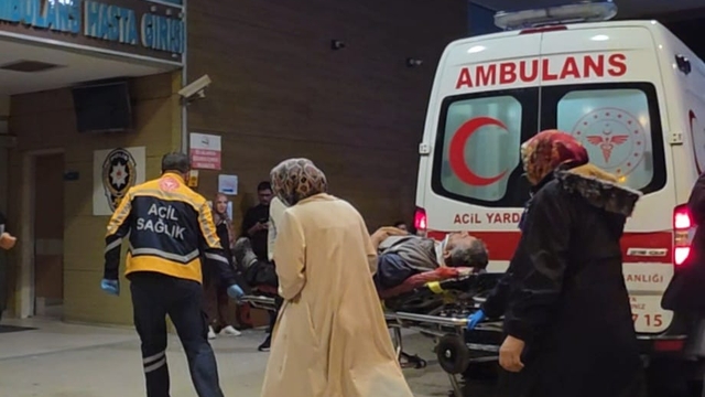 Bursa'da tek katlı evin çatısından düşen kişi yaralandı